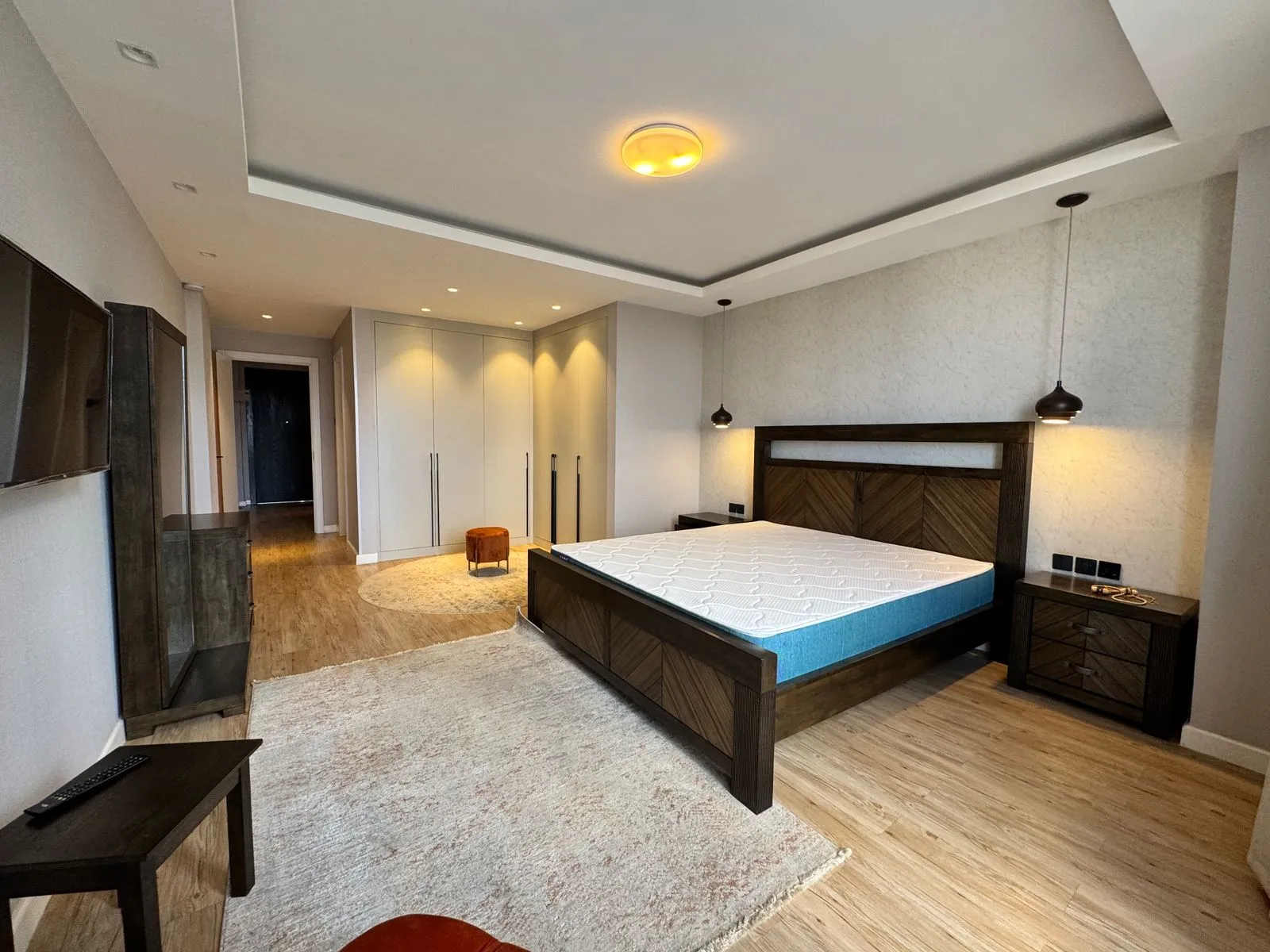 Full Bedroom
